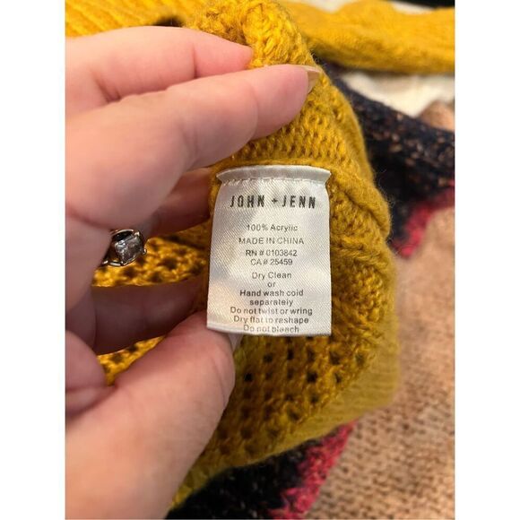 John + Jenn Mustard Gold Oversized Cable Knit Sweater sz M EUC - Picture 7 of 7